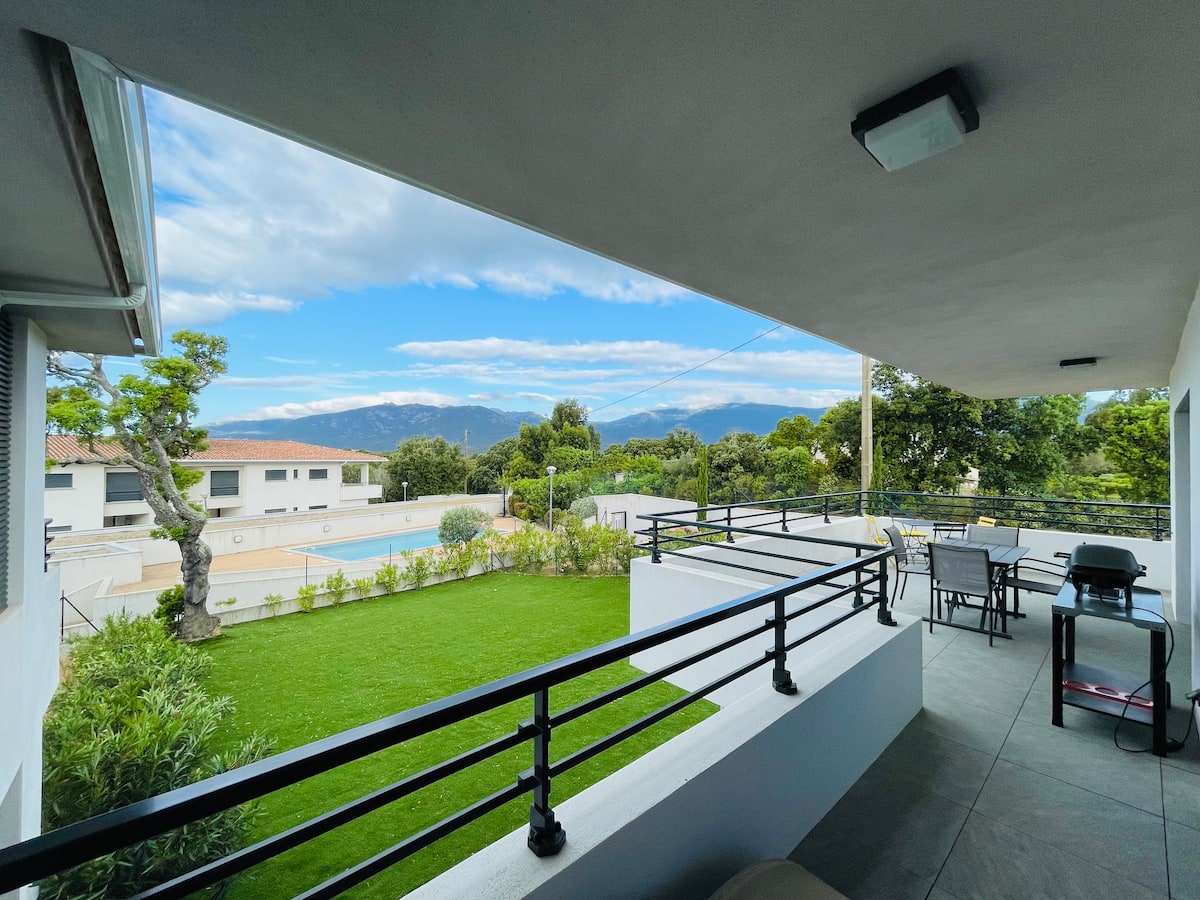 Appartement moderne avec piscine 3