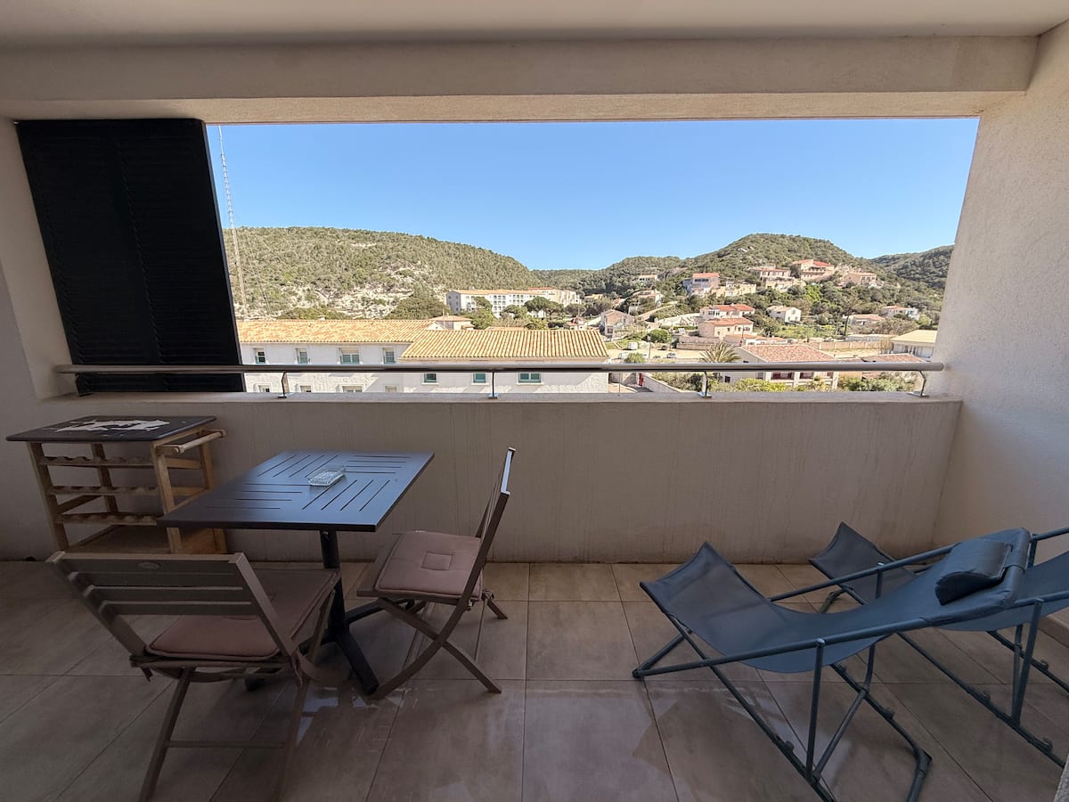 Studio cosy, port de Bonifacio 2